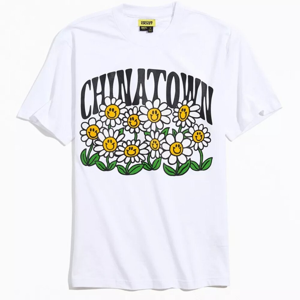 UO Chinatown Market Daisies Graphic Tee Size L